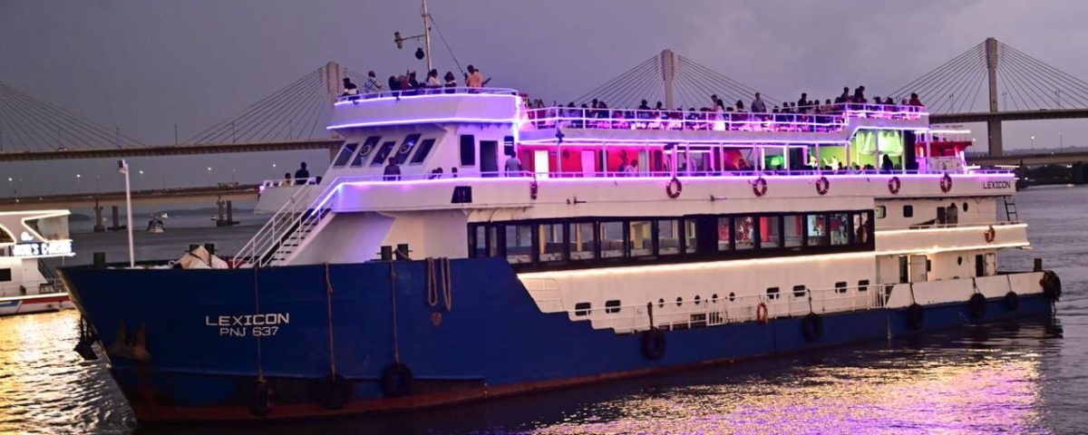 boat cruise